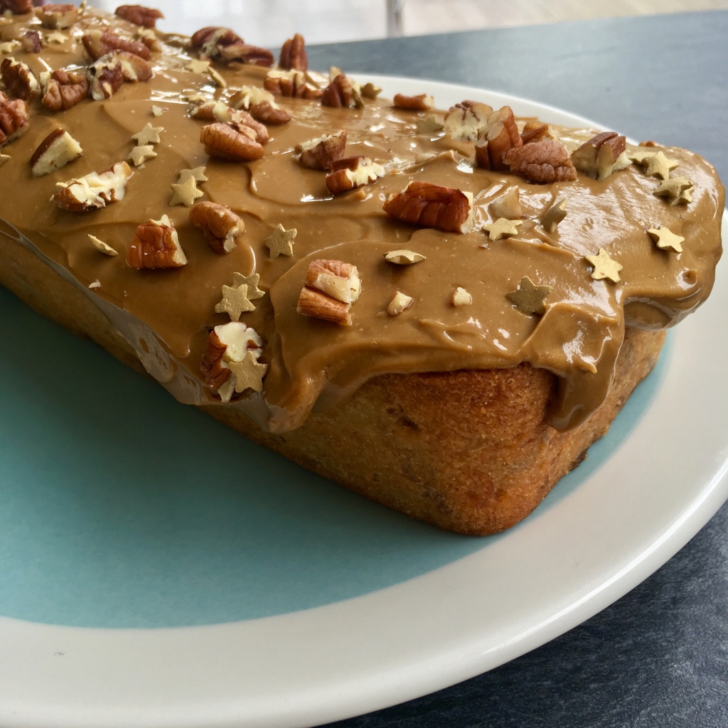 Banana pecan cake with treacle frosting